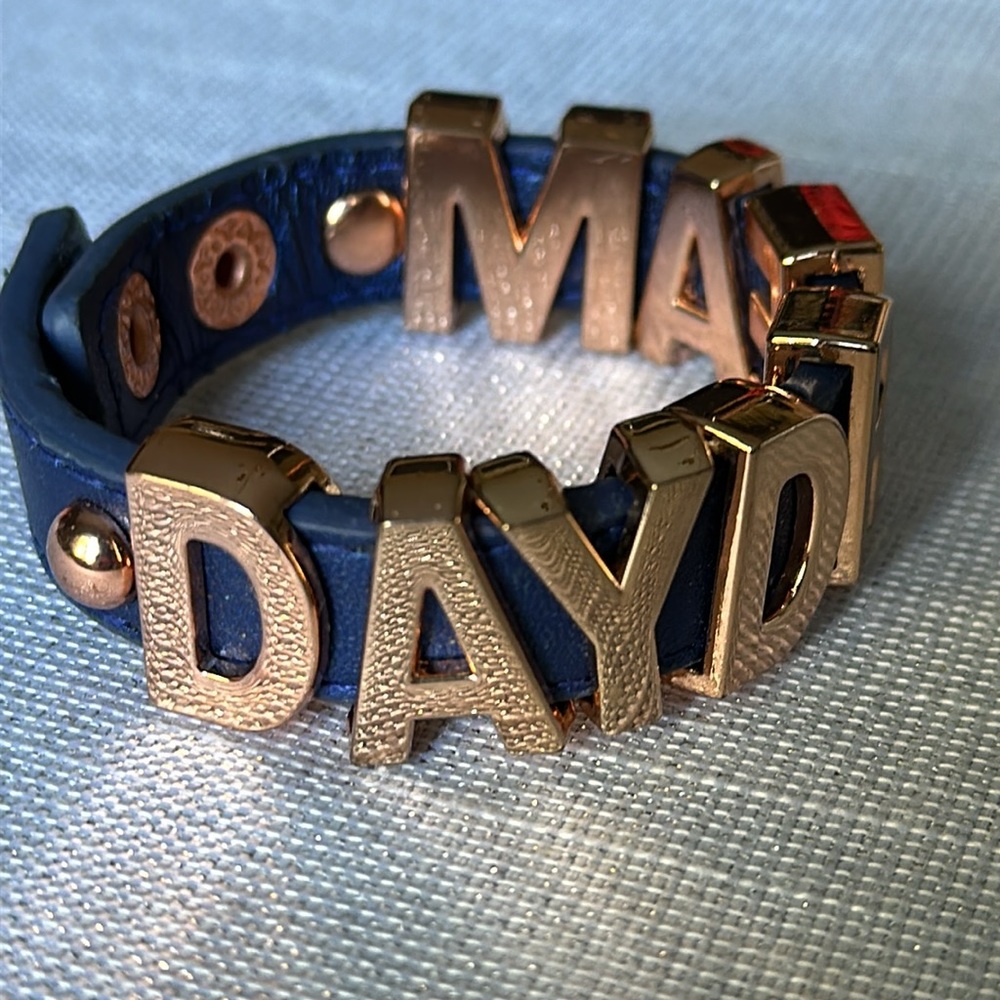 BCBGeneration DAY DREAM affirmation bracelet